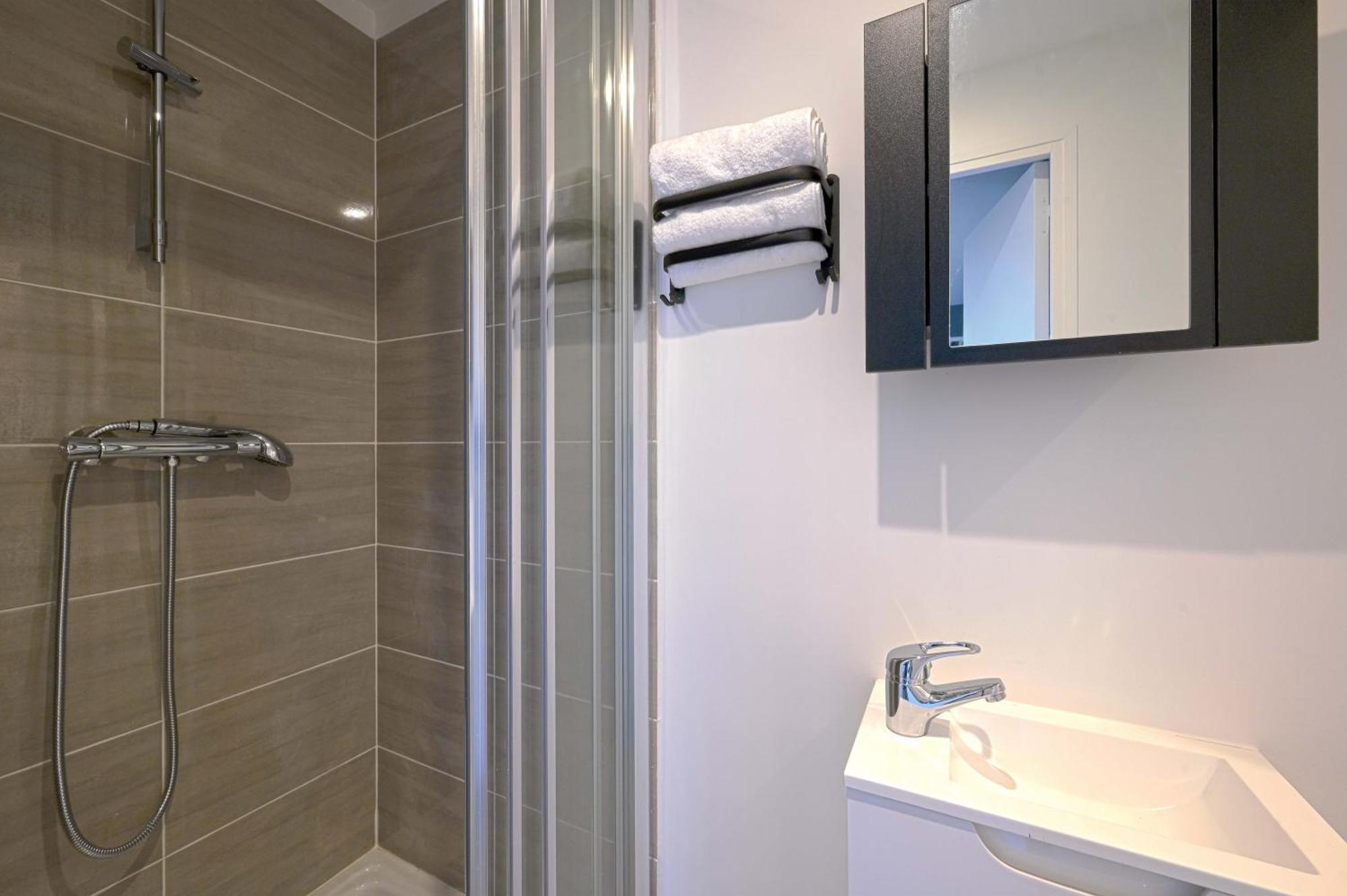 Modern Bright Apartment In Appart'Hotel Saint-Maur-des-Fossés Eksteriør billede