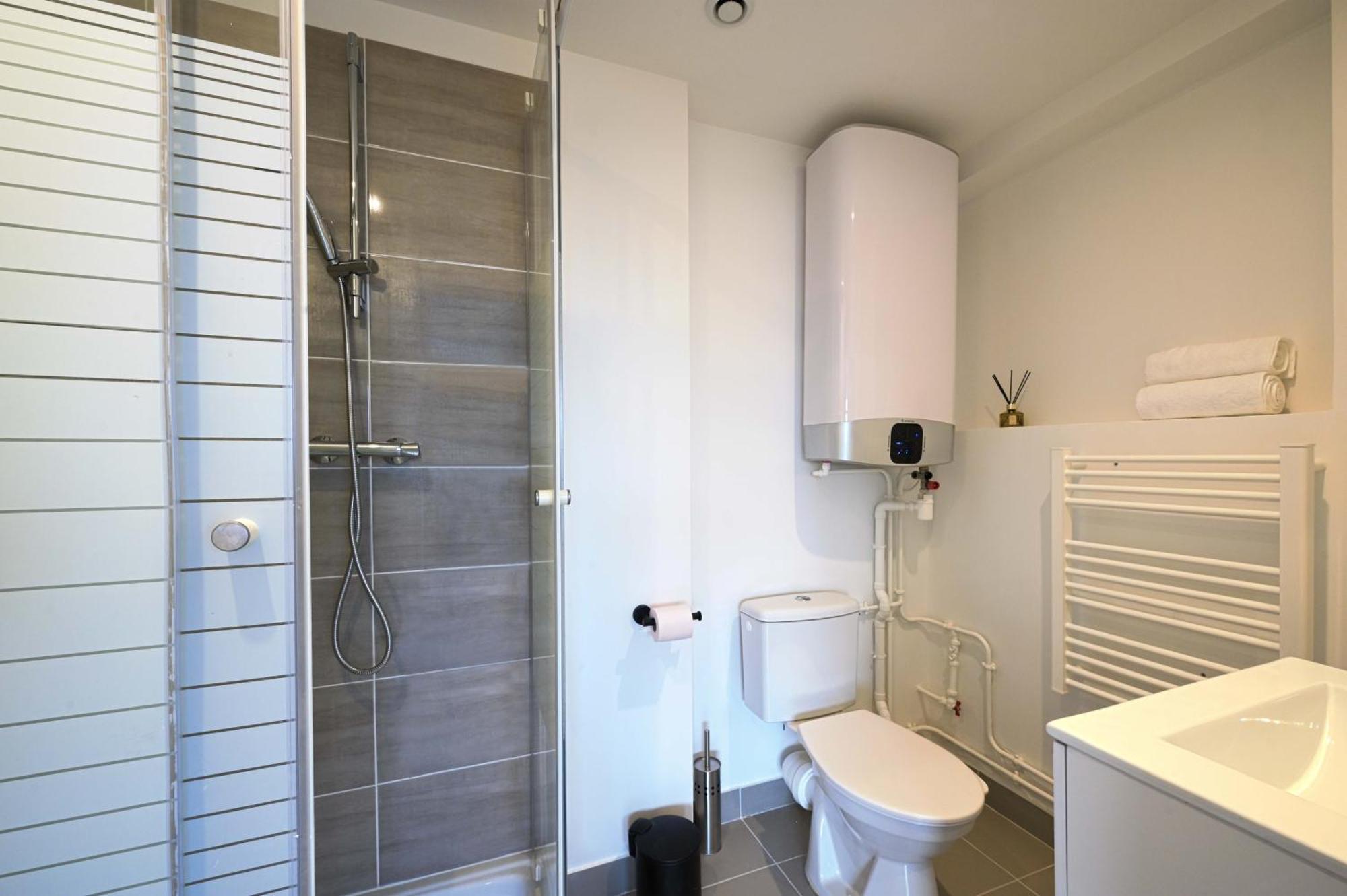 Modern Bright Apartment In Appart'Hotel Saint-Maur-des-Fossés Eksteriør billede